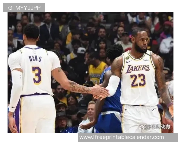 国王队与湖人队激战正酣NBA赛季精彩对决引发球迷热议